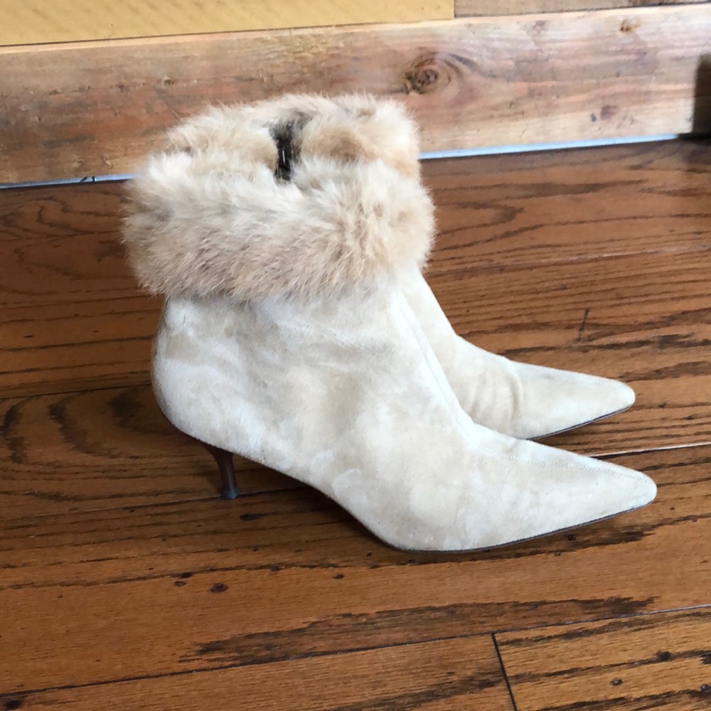 Donald Pliner tan pointytoe fur trimmed ankle boot